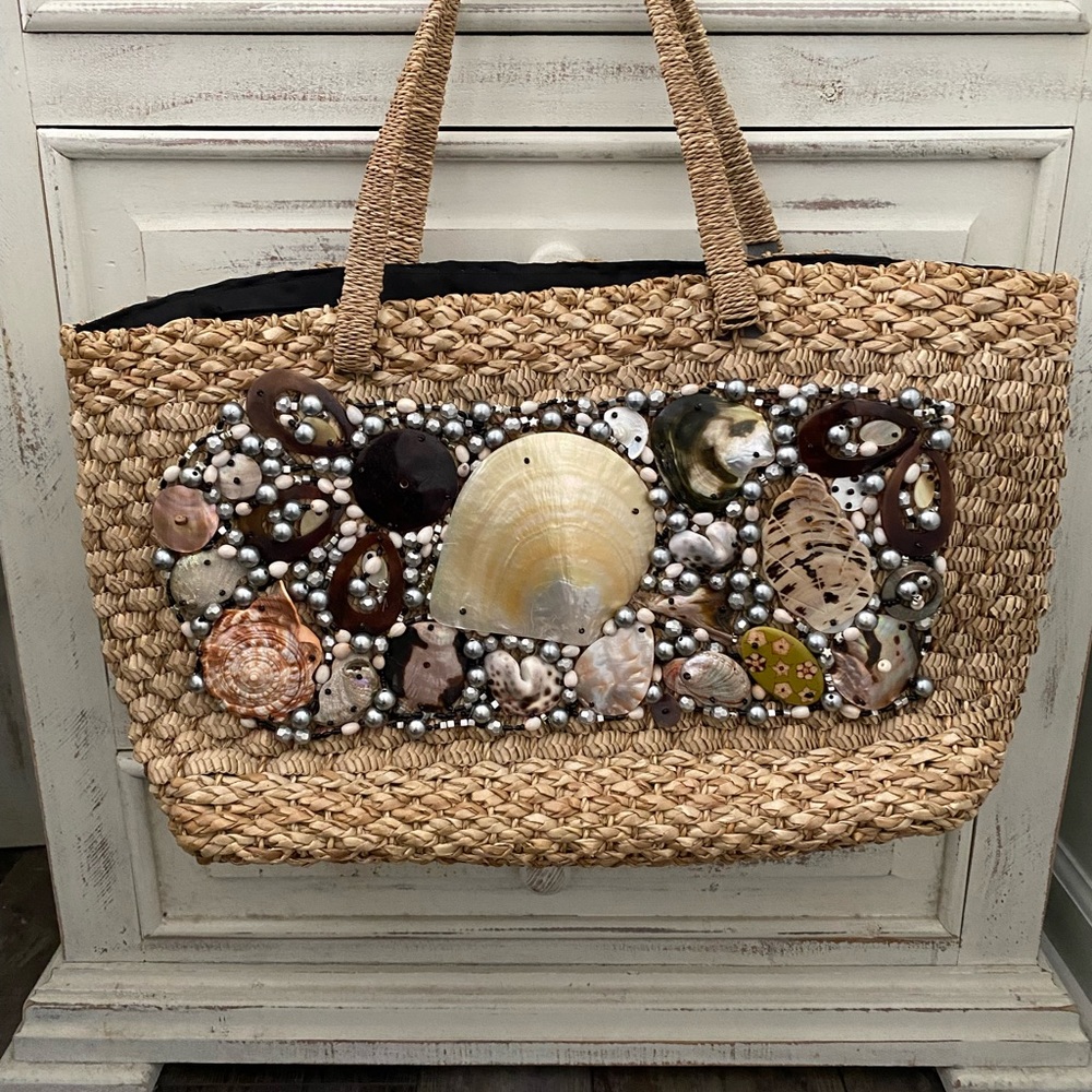 Vintage 70’s straw beach bag